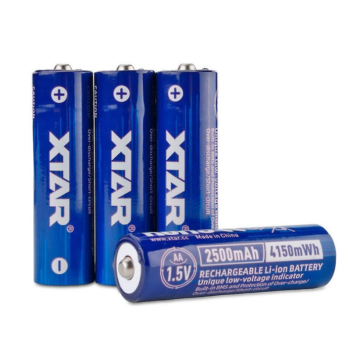 XTAR L4 CHARGER INCL. 4xAA 2500 Li-ION 1,5V